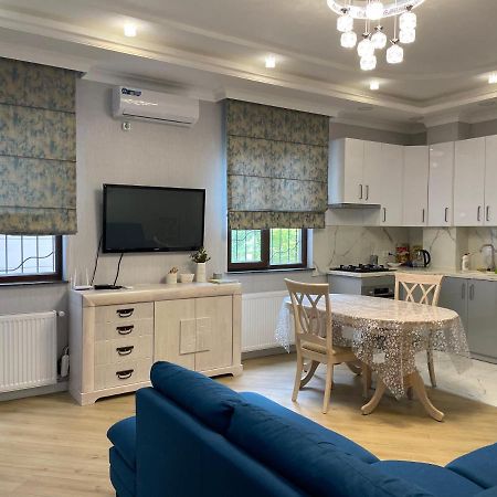 City Centre Apartment Kutaisi Ngoại thất bức ảnh