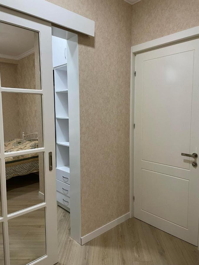 City Centre Apartment Kutaisi Ngoại thất bức ảnh