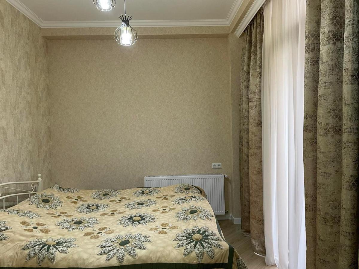 City Centre Apartment Kutaisi Ngoại thất bức ảnh