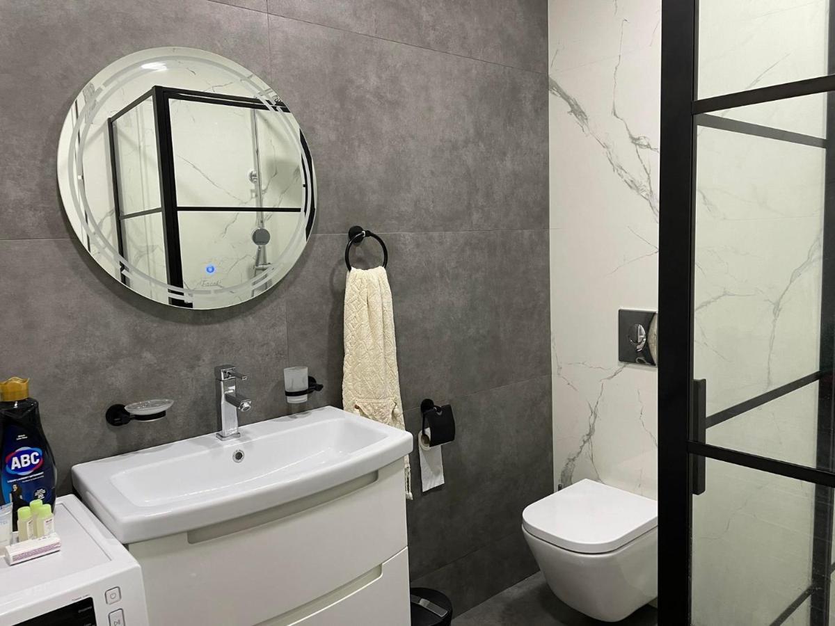 City Centre Apartment Kutaisi Ngoại thất bức ảnh