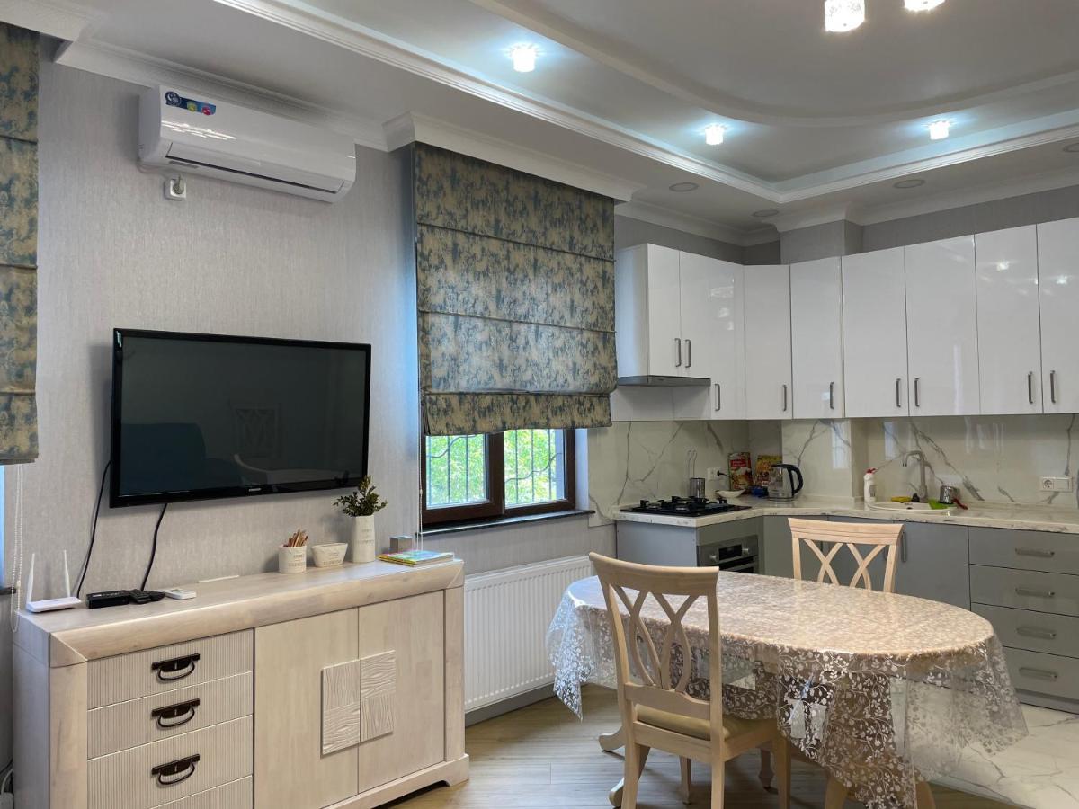 City Centre Apartment Kutaisi Ngoại thất bức ảnh