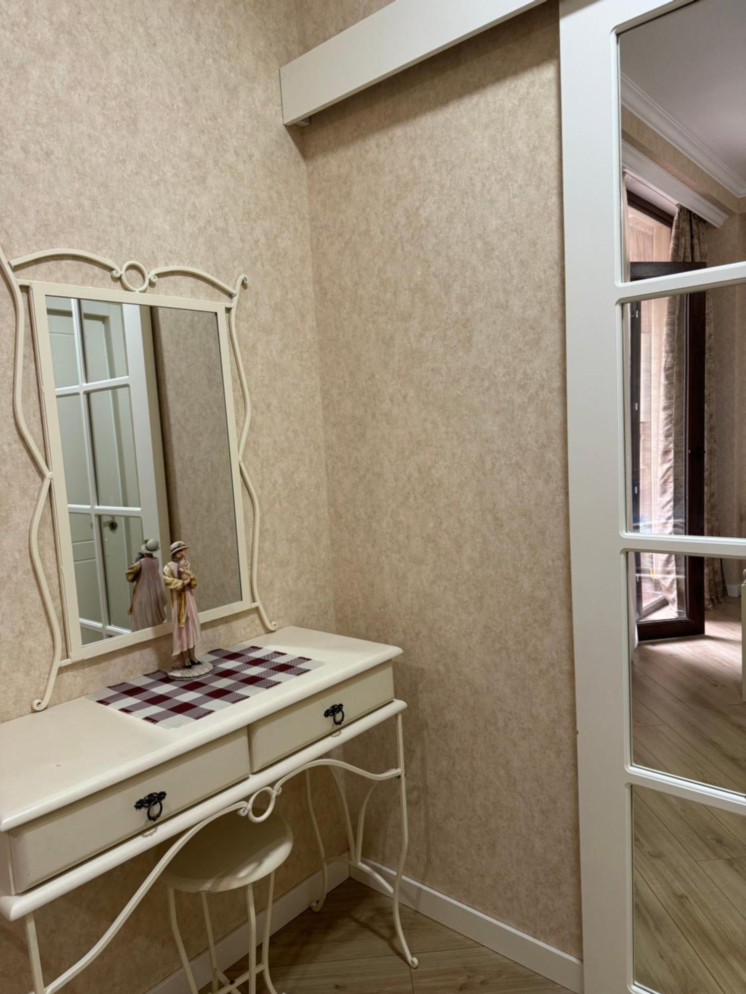 City Centre Apartment Kutaisi Ngoại thất bức ảnh