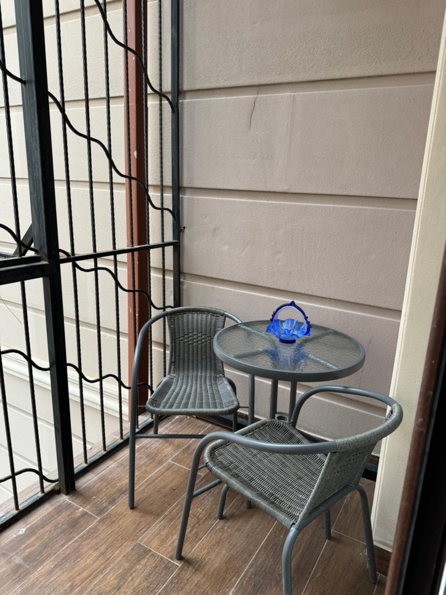 City Centre Apartment Kutaisi Ngoại thất bức ảnh