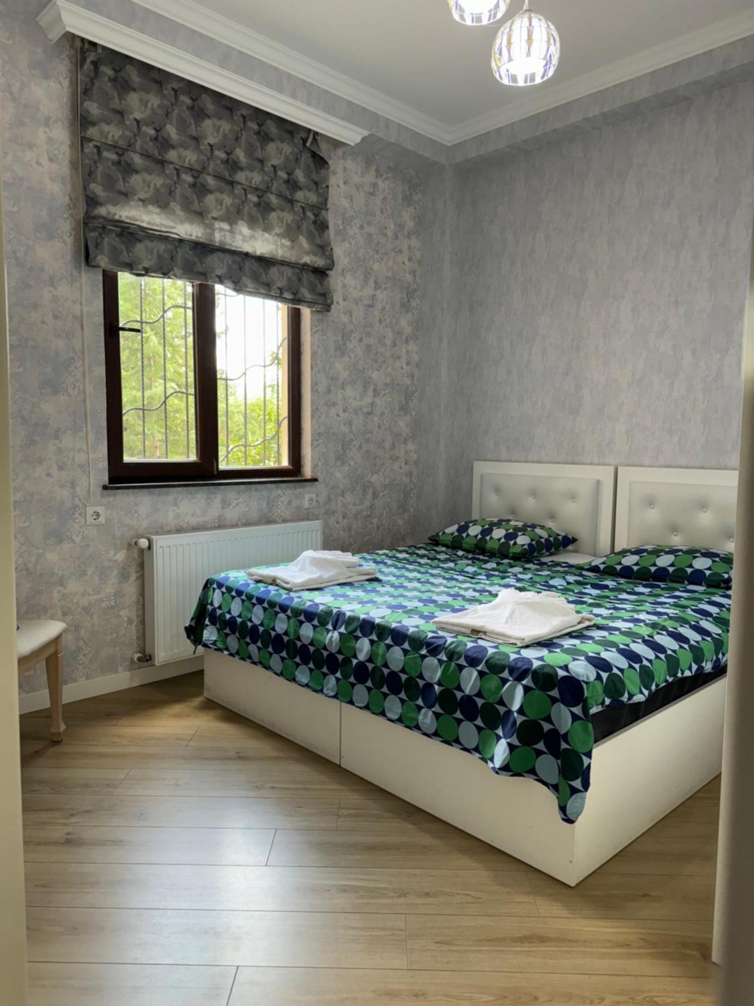 City Centre Apartment Kutaisi Ngoại thất bức ảnh